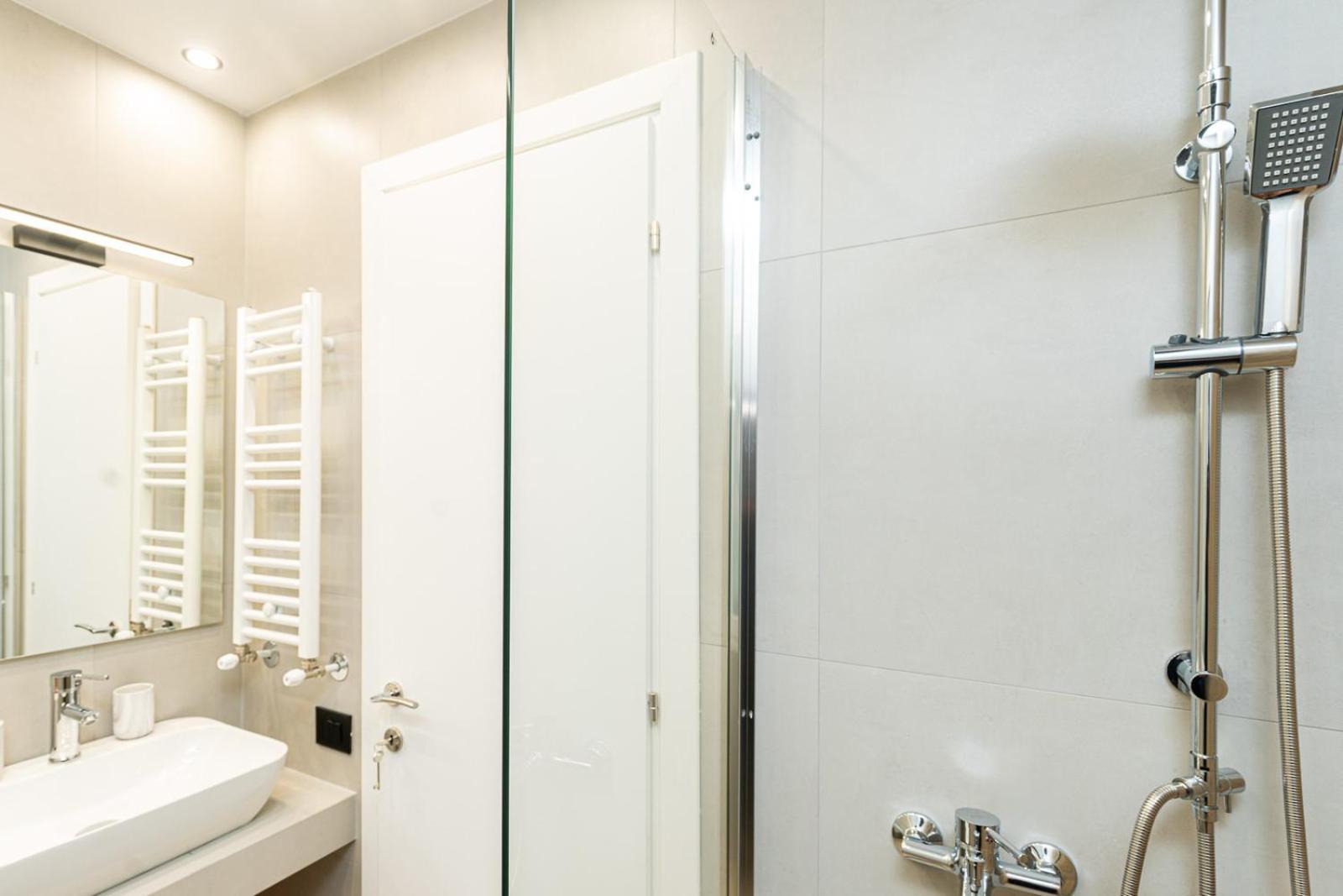 Modern 3 Bedroom Luxury Apartment Салоники Экстерьер фото